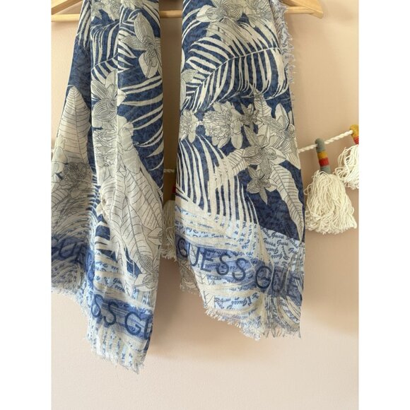 Guess NWT Modal Botanical Blue Floral Print Fringe Square Scarf Logo Tropical - Picture 4 of 9